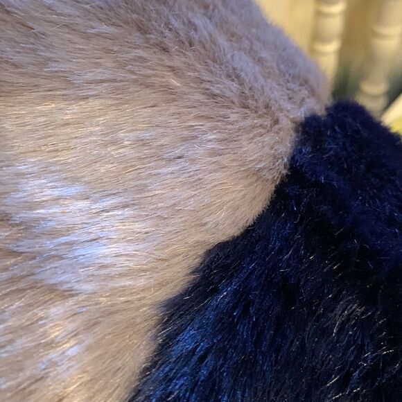 DO+BE SIZE LARGE faux fur jacket NEW - Picture 9 of 9